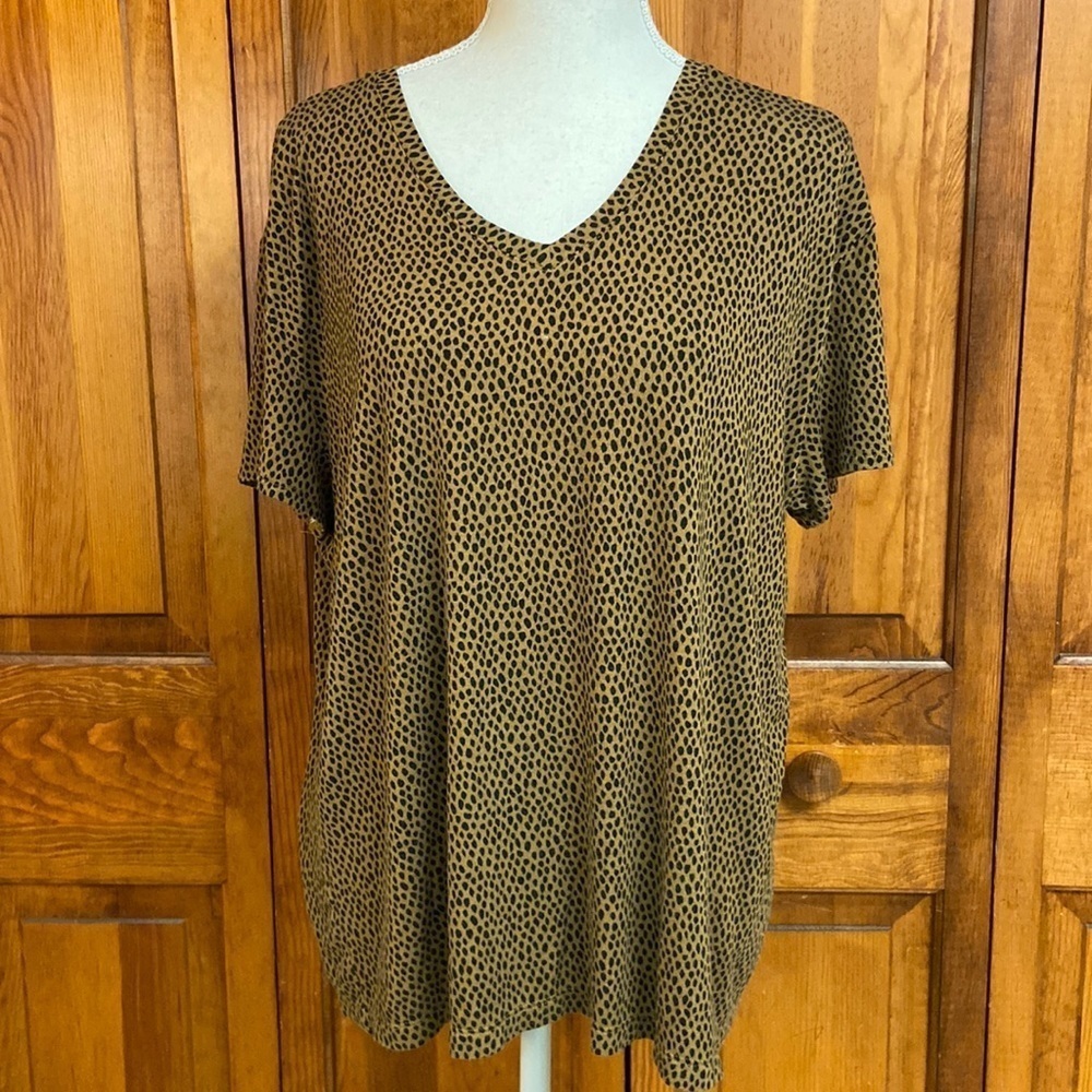 Nine West Soft Spun Leopard Print V-Neck Shortsleeved Tee XL